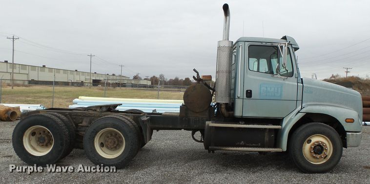 image for item DH7800 1999 Freightliner FL112 semi truck