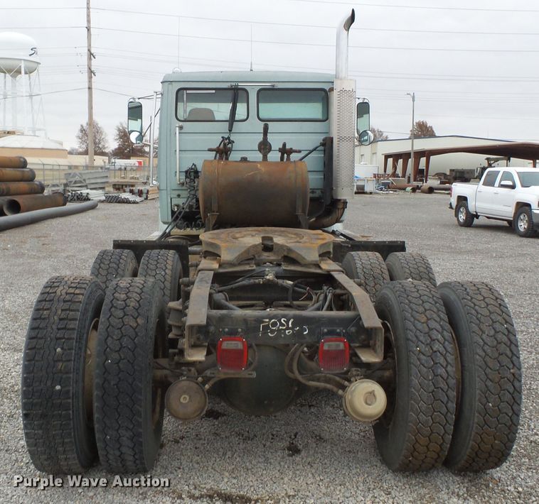 image for item DH7800 1999 Freightliner FL112 semi truck