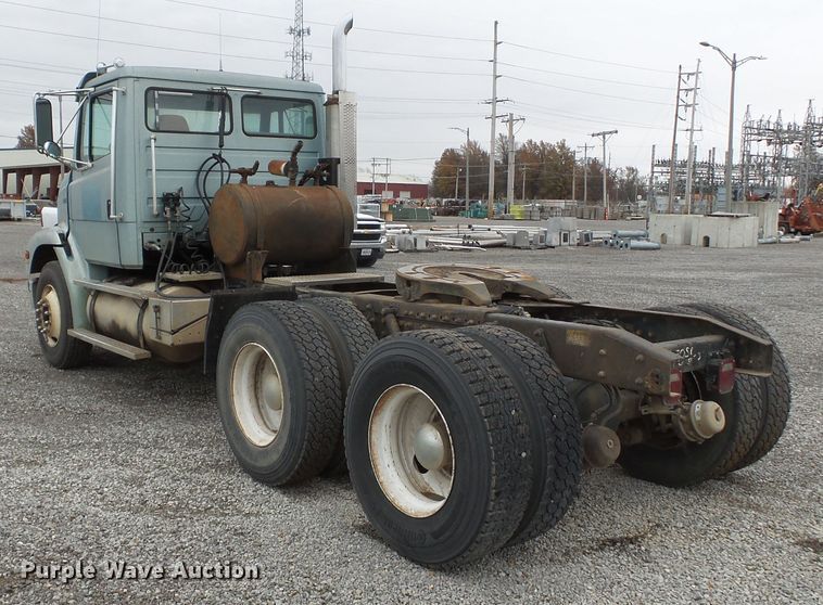 image for item DH7800 1999 Freightliner FL112 semi truck