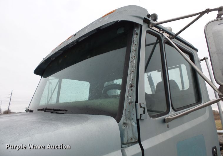 image for item DH7800 1999 Freightliner FL112 semi truck