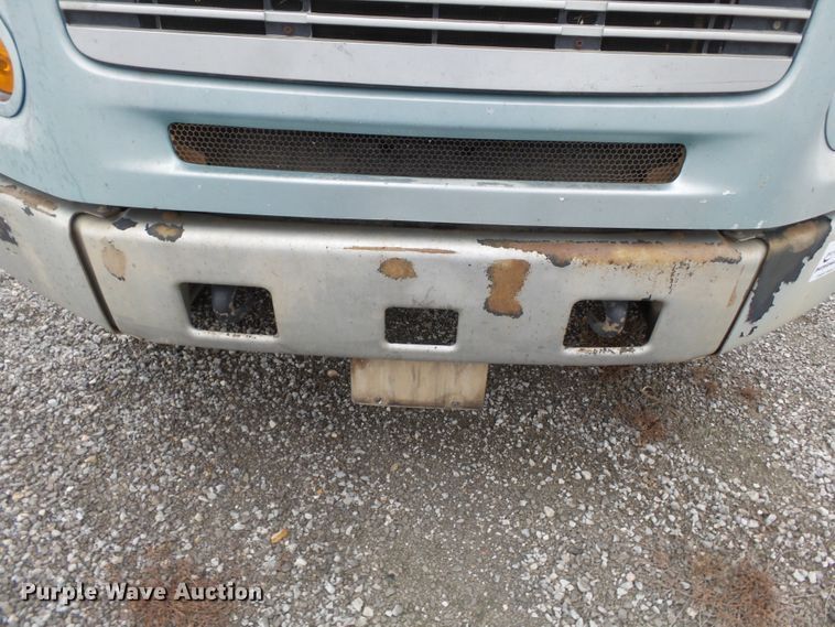 image for item DH7800 1999 Freightliner FL112 semi truck