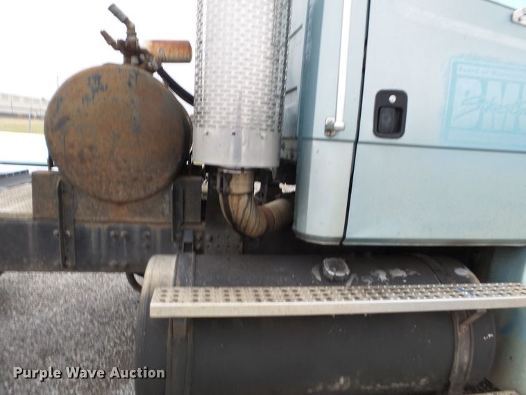 image for item DH7800 1999 Freightliner FL112 semi truck