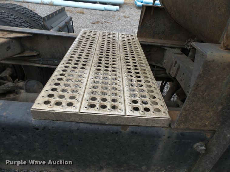 image for item DH7800 1999 Freightliner FL112 semi truck