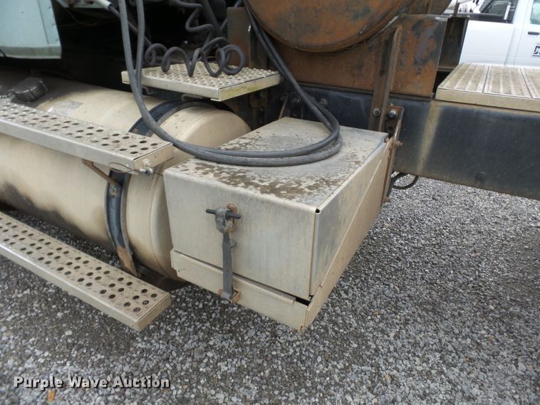 image for item DH7800 1999 Freightliner FL112 semi truck