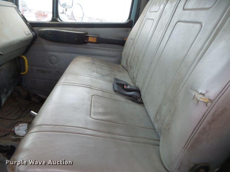 image for item DH7800 1999 Freightliner FL112 semi truck