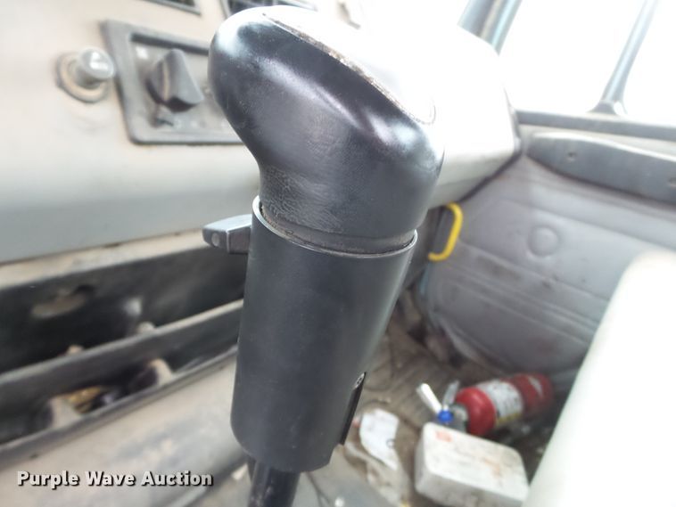 image for item DH7800 1999 Freightliner FL112 semi truck