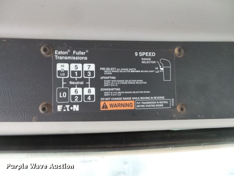 image for item DH7800 1999 Freightliner FL112 semi truck