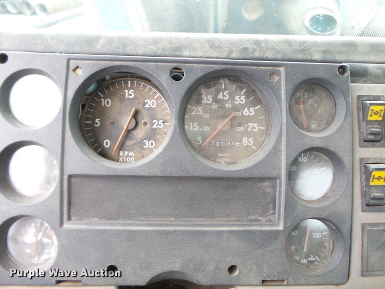 image for item DH7800 1999 Freightliner FL112 semi truck