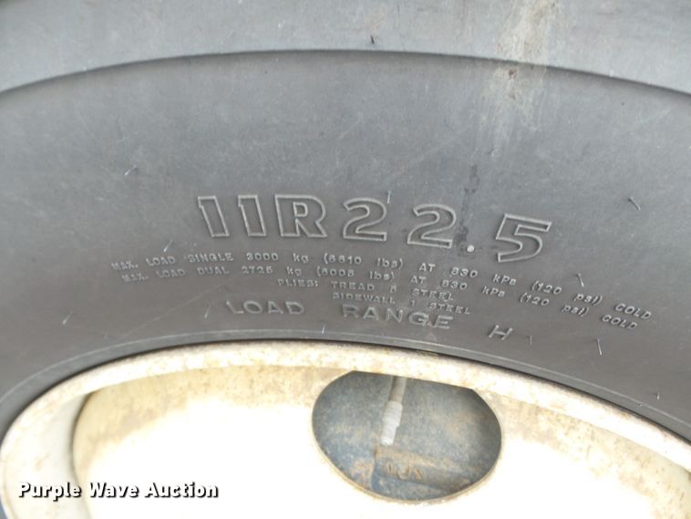 image for item DH7800 1999 Freightliner FL112 semi truck