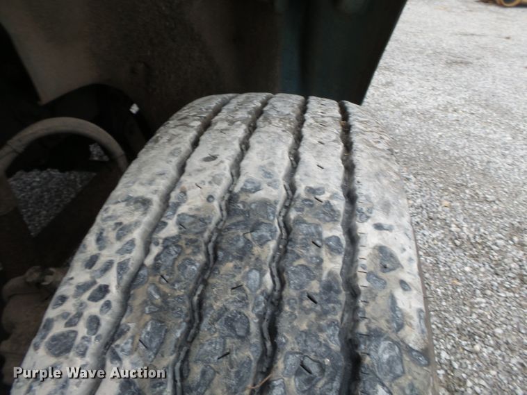 image for item DH7800 1999 Freightliner FL112 semi truck