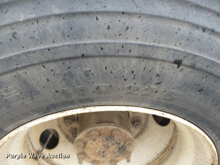 image for item DH7800 1999 Freightliner FL112 semi truck