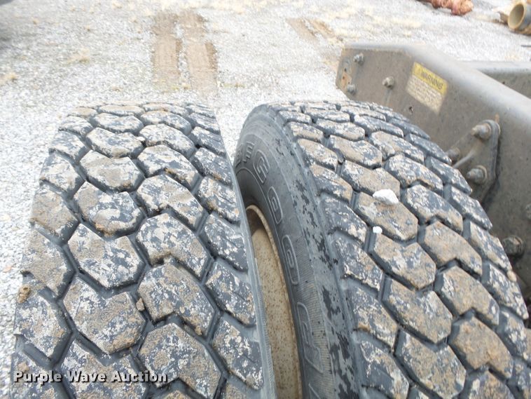 image for item DH7800 1999 Freightliner FL112 semi truck