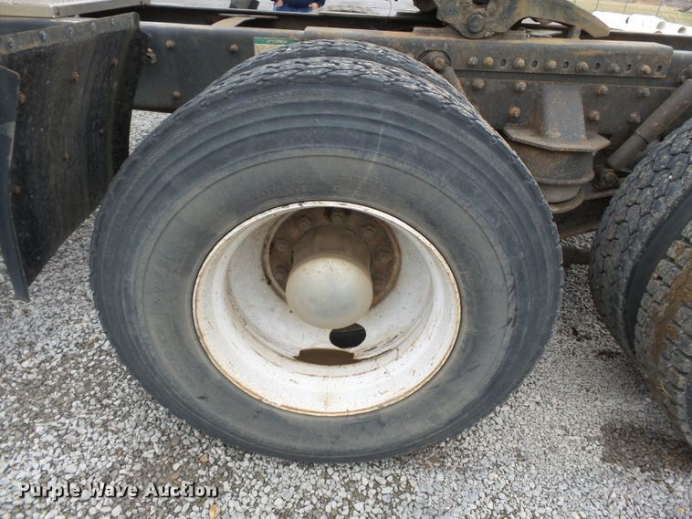 image for item DH7800 1999 Freightliner FL112 semi truck