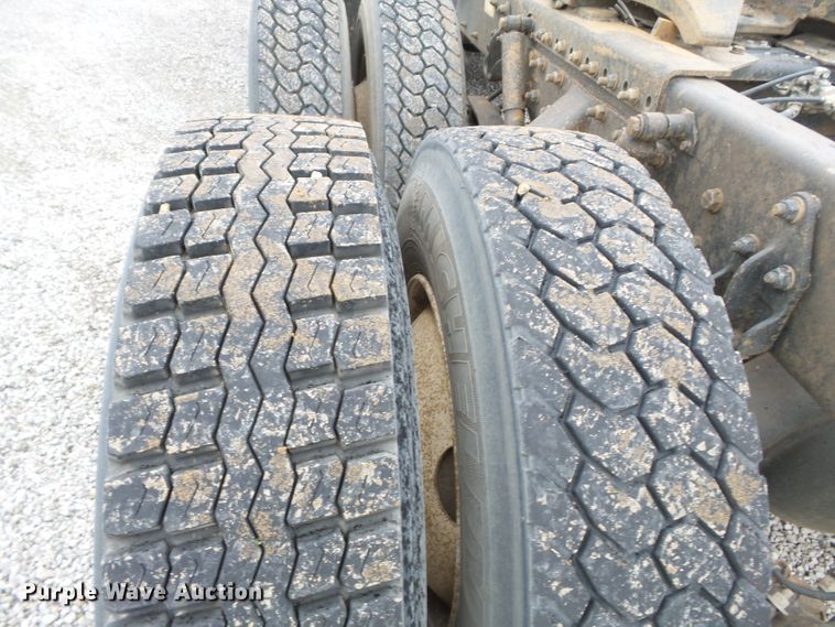 image for item DH7800 1999 Freightliner FL112 semi truck