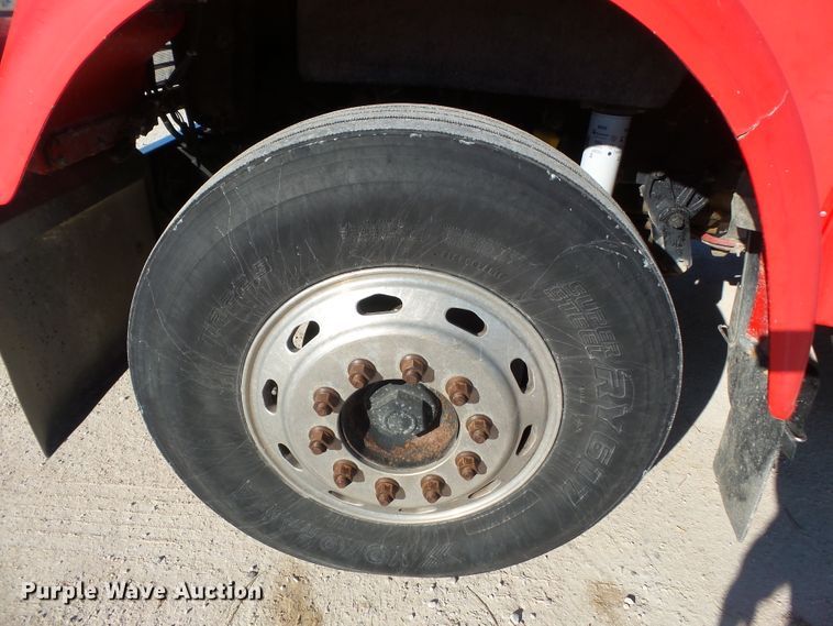 image for item DH7820 2000 Freightliner Classic semi truck