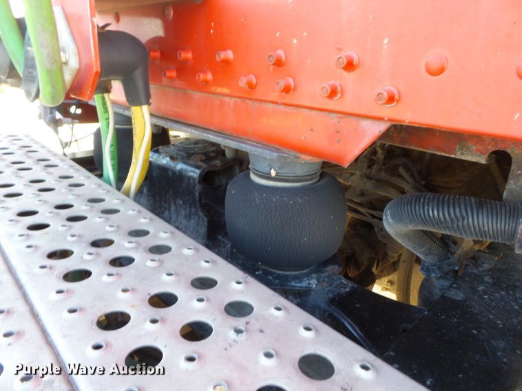 image for item DH7820 2000 Freightliner Classic semi truck