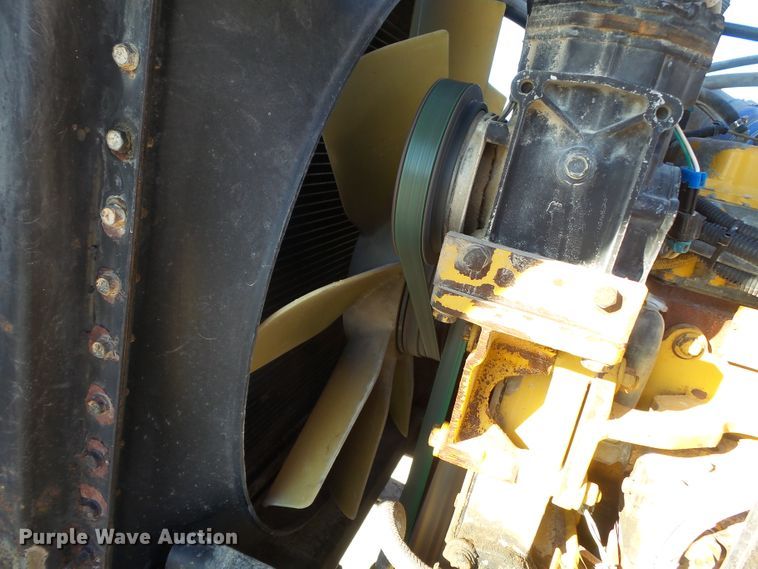 image for item DH7820 2000 Freightliner Classic semi truck