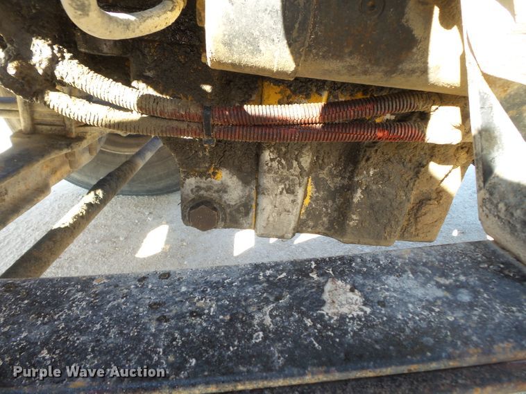 image for item DH7820 2000 Freightliner Classic semi truck