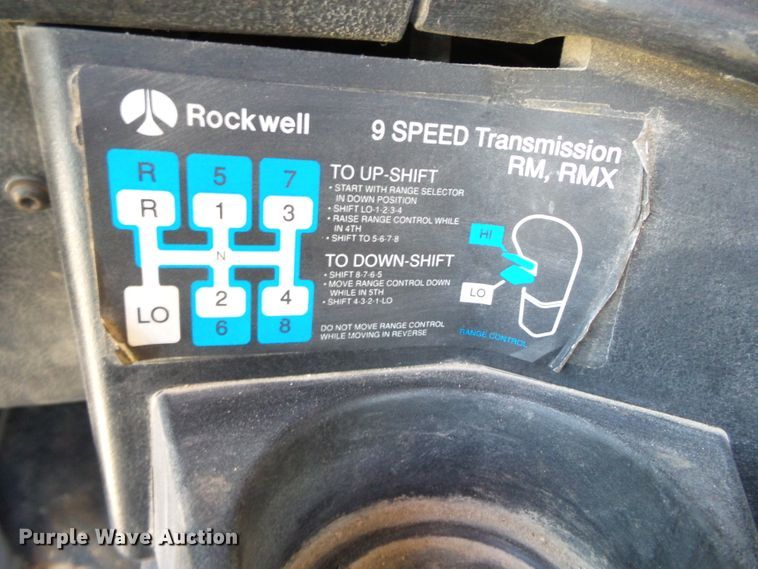 image for item DH7820 2000 Freightliner Classic semi truck