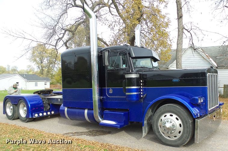 image for item DI0715 1992 Peterbilt 379 semi truck