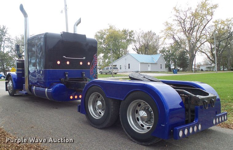 image for item DI0715 1992 Peterbilt 379 semi truck