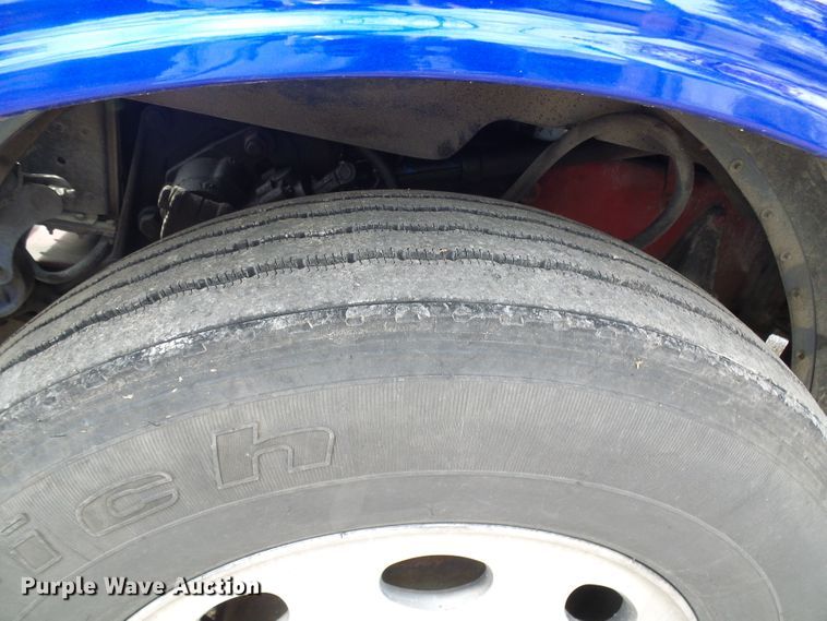 image for item DI0715 1992 Peterbilt 379 semi truck