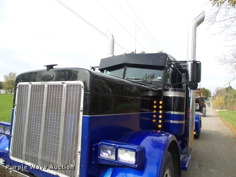 image for item DI0715 1992 Peterbilt 379 semi truck