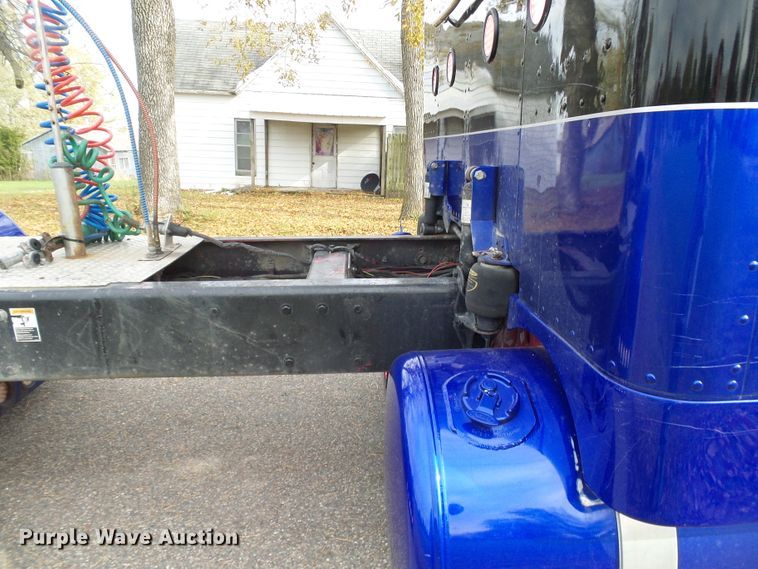 image for item DI0715 1992 Peterbilt 379 semi truck