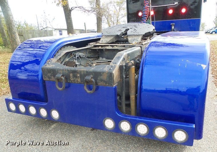 image for item DI0715 1992 Peterbilt 379 semi truck