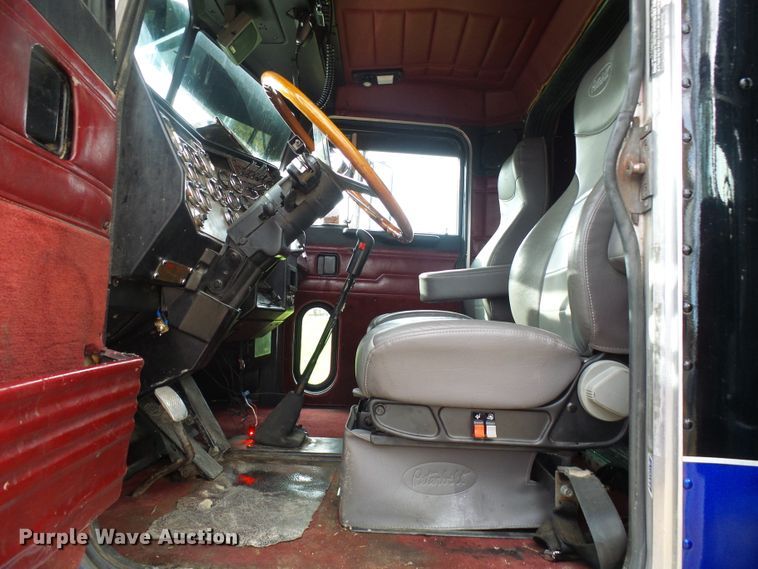 image for item DI0715 1992 Peterbilt 379 semi truck