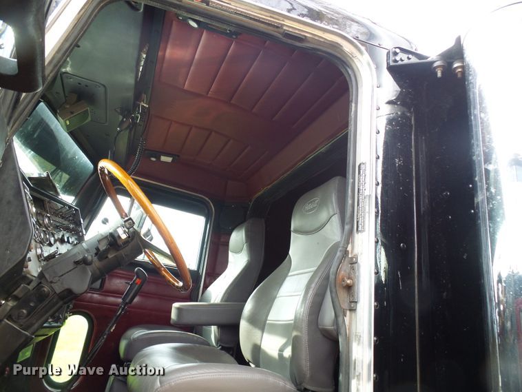 image for item DI0715 1992 Peterbilt 379 semi truck