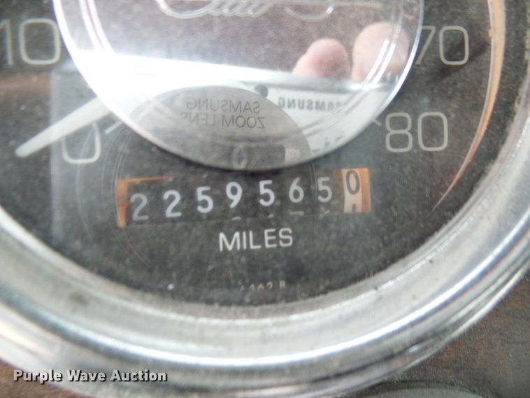 image for item DI0715 1992 Peterbilt 379 semi truck