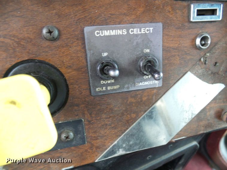 image for item DI0715 1992 Peterbilt 379 semi truck