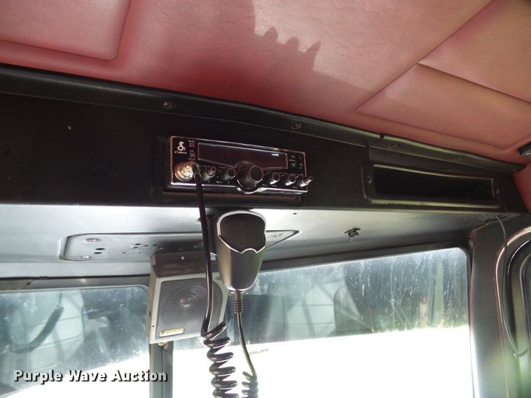 image for item DI0715 1992 Peterbilt 379 semi truck