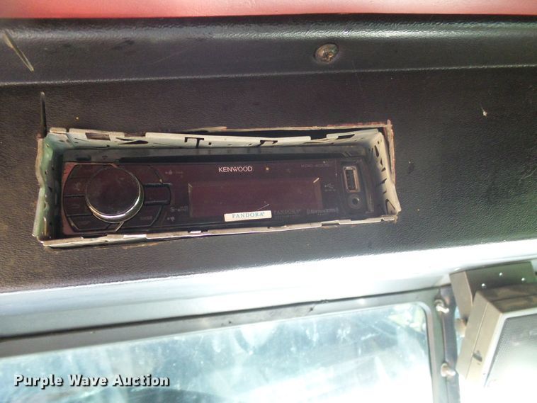 image for item DI0715 1992 Peterbilt 379 semi truck