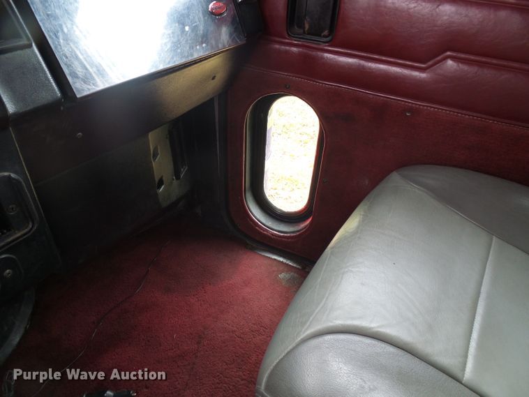 image for item DI0715 1992 Peterbilt 379 semi truck