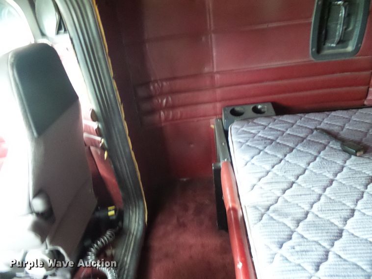 image for item DI0715 1992 Peterbilt 379 semi truck