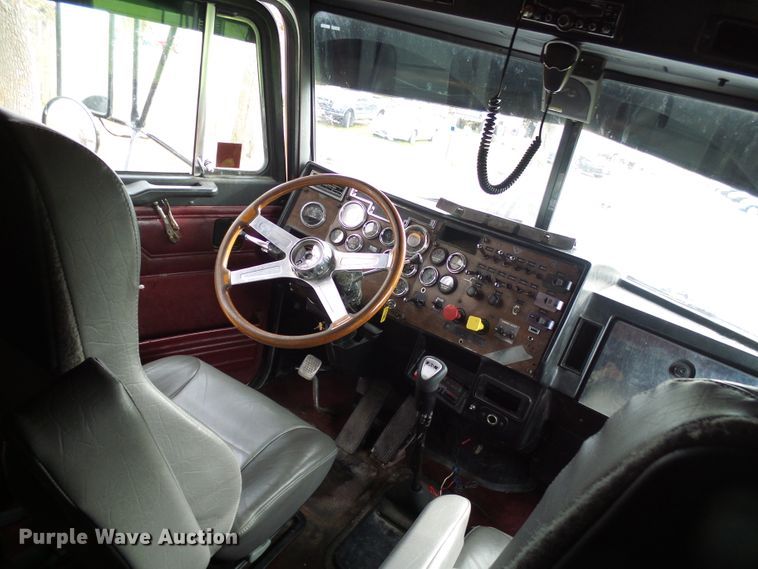 image for item DI0715 1992 Peterbilt 379 semi truck