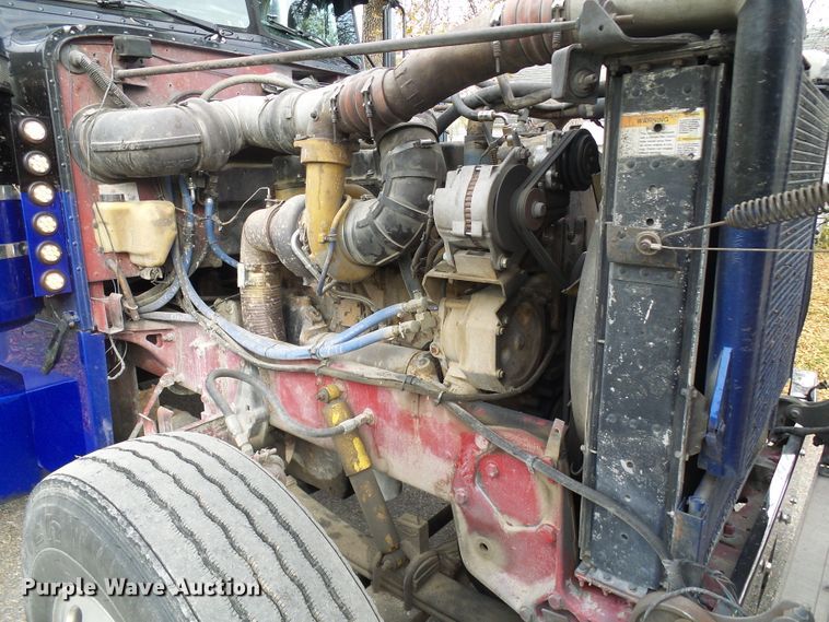 image for item DI0715 1992 Peterbilt 379 semi truck