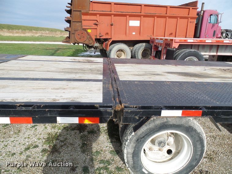 image for item DI0717 2016 Load Trail equipment trailer