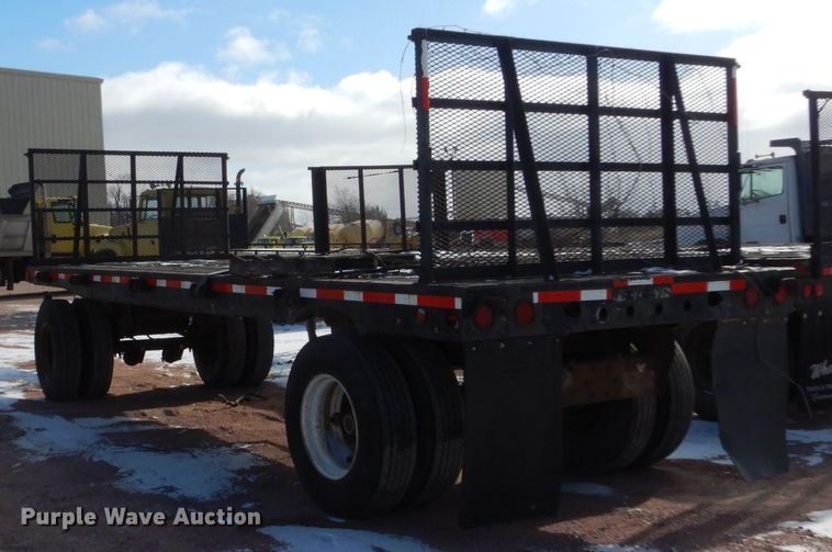 image for item EC9157 1946 Fruehauf flatbed trailer