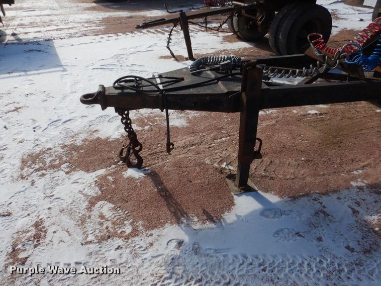 image for item EC9157 1946 Fruehauf flatbed trailer