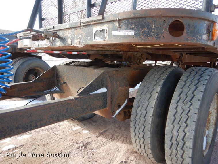 image for item EC9157 1946 Fruehauf flatbed trailer