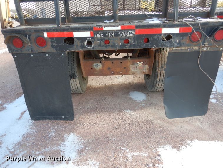 image for item EC9157 1946 Fruehauf flatbed trailer