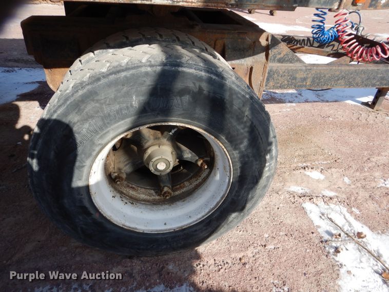 image for item EC9157 1946 Fruehauf flatbed trailer