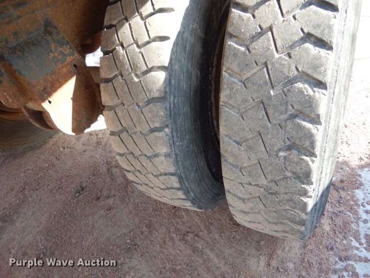 image for item EC9157 1946 Fruehauf flatbed trailer