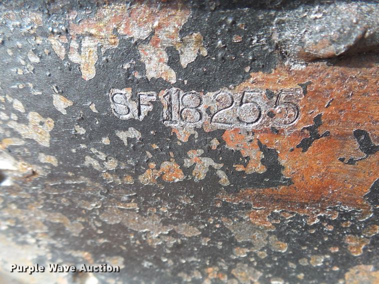 image for item EC9157 1946 Fruehauf flatbed trailer