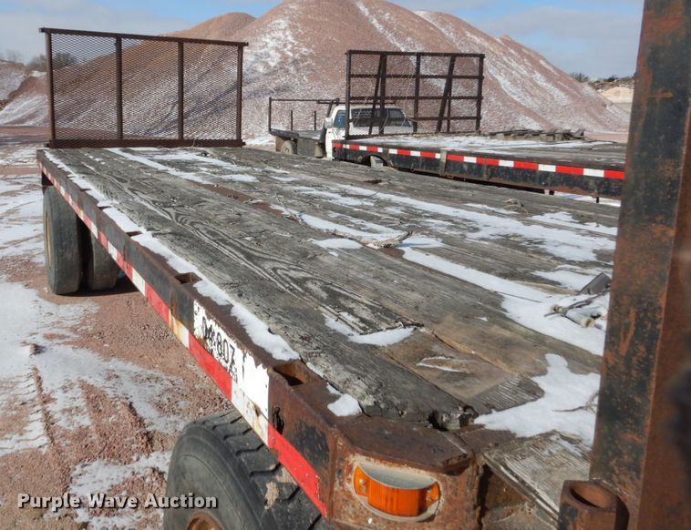 image for item EC9158 1971 flatbed trailer