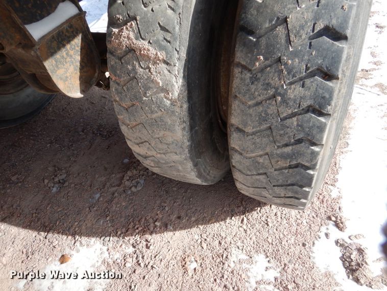 image for item EC9158 1971 flatbed trailer