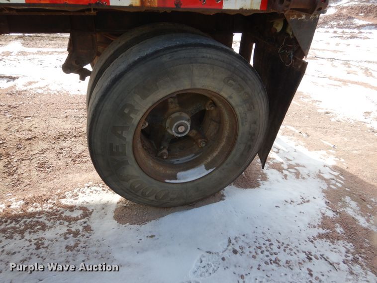 image for item EC9158 1971 flatbed trailer